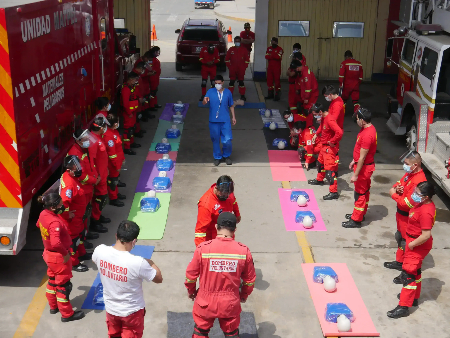 BOMBEROS COMAS TOMA ABIERTA.webp